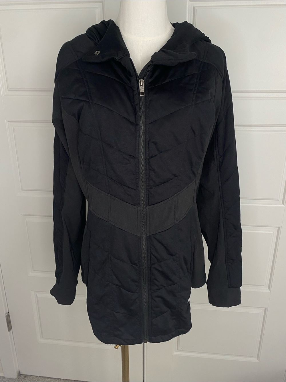 The North Face Pseudio Jacket Women Large Black Hooded Insulated Hybrid Coat